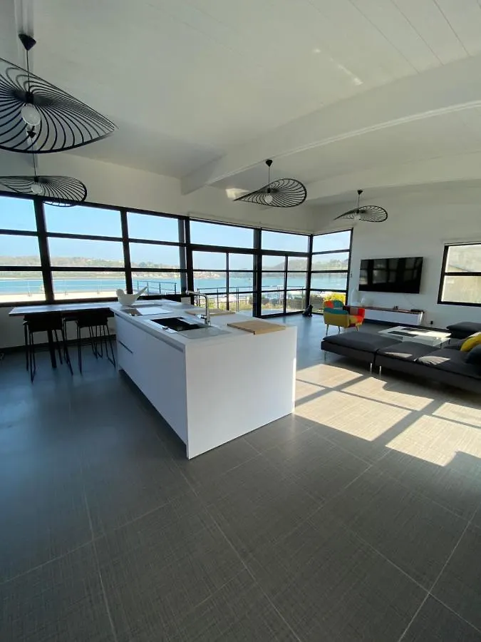 Maison Montmarin: Seaside Villa with Spa in Northern Brittany Locquenole